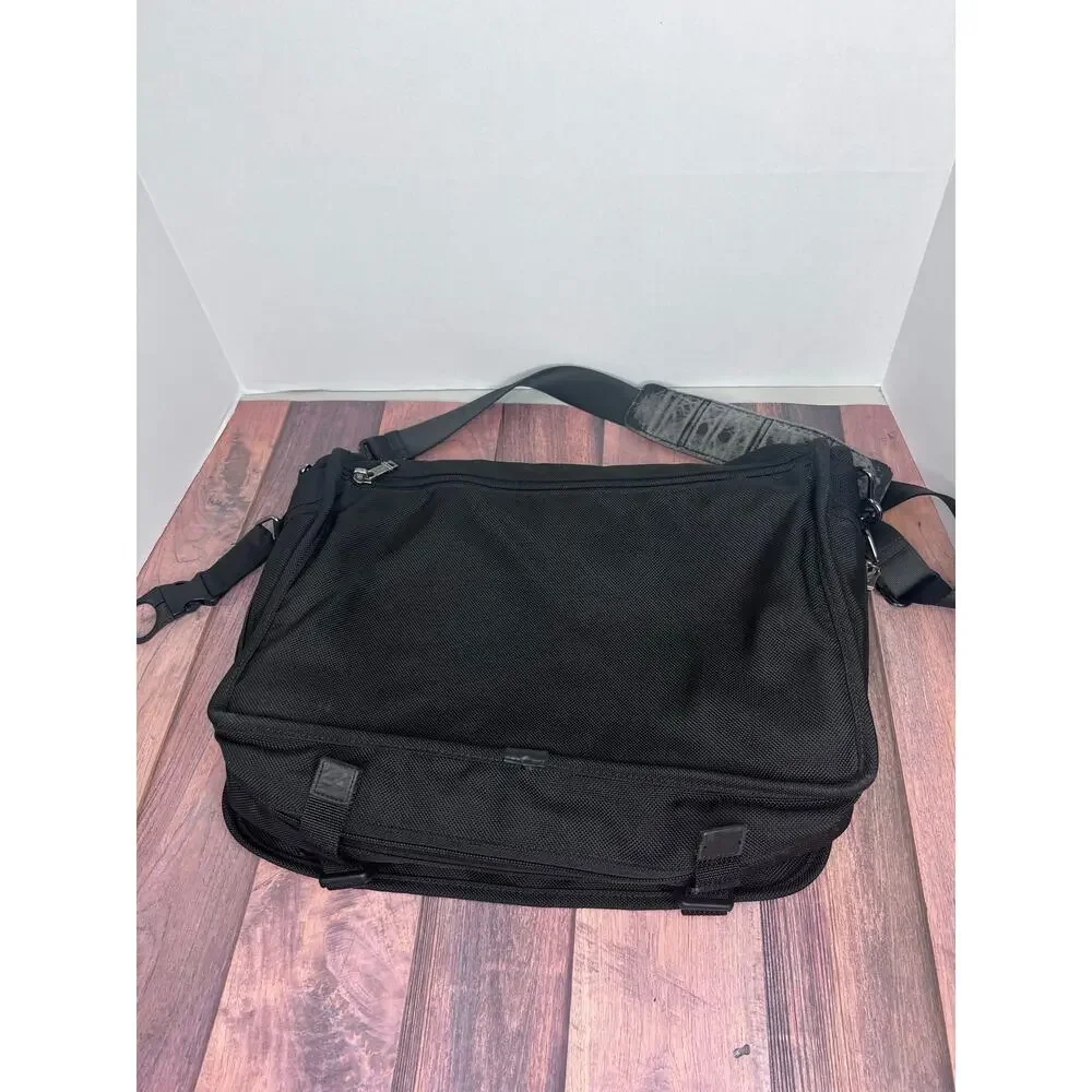 Tumi Messenger Computer Work Bag‎ Expandable
